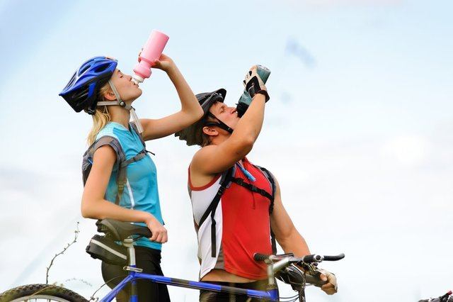 MOUNTAIN BIKE BICYCLE CYCLING WATER DRINK BOTTLE AND HOLDER CAGE DURABLE FIL