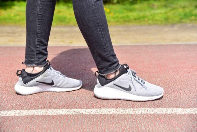womens flat nike shoes