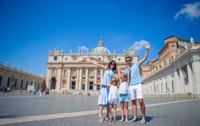 vatican tour clothing