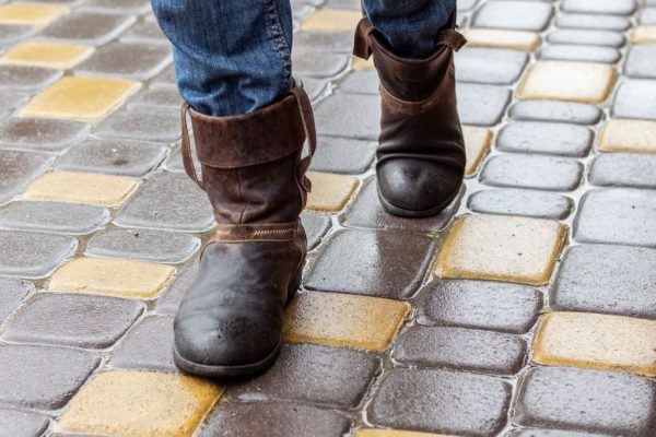 how to care for synthetic leather shoes