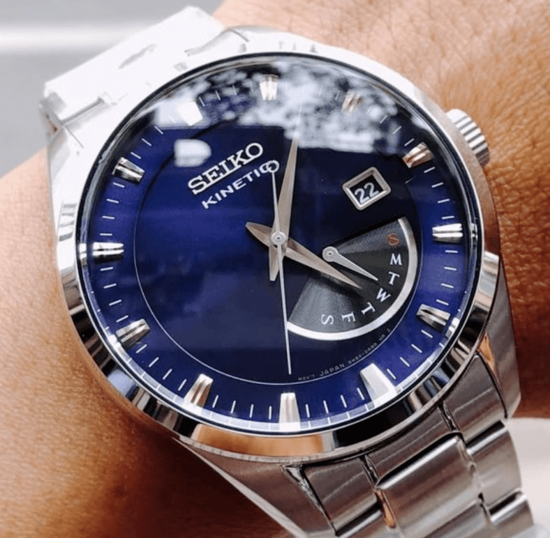 Kinetic outlet energy watch