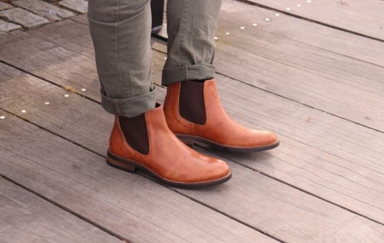 How Should Chelsea Boots Fit