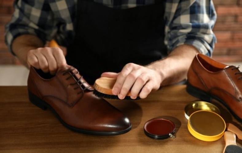 How to Clean Brown Shoes Using Baking Soda