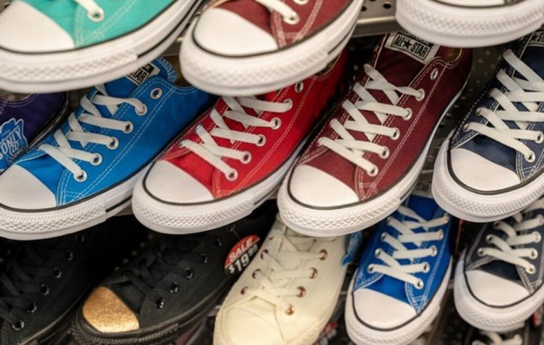 9. Consider the Color of Shoes