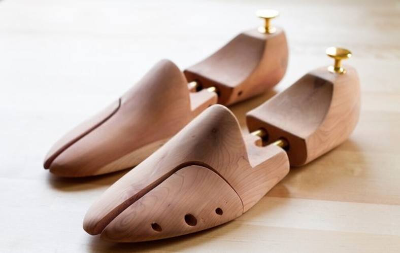 7/ Shoe trees