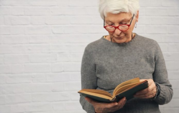 Short Hairstyles For Over 70 With Glasses
