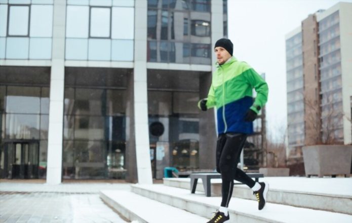 Top 20 Clothes Help You To Stay Warm When Running In This Winter