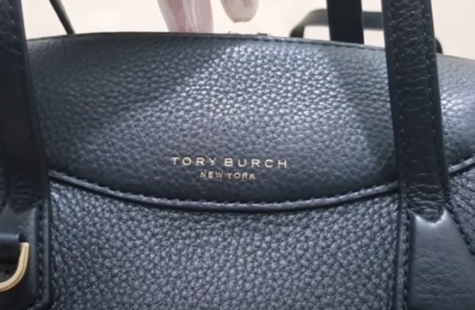 Real vs Fake Tory Burch purse. How to spot fake Tory Burch wallet and bags  