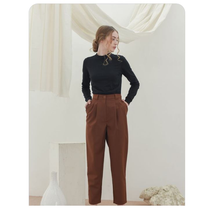 Black Long Sleeves T-shirt with Brown Wool Pants and White Mules