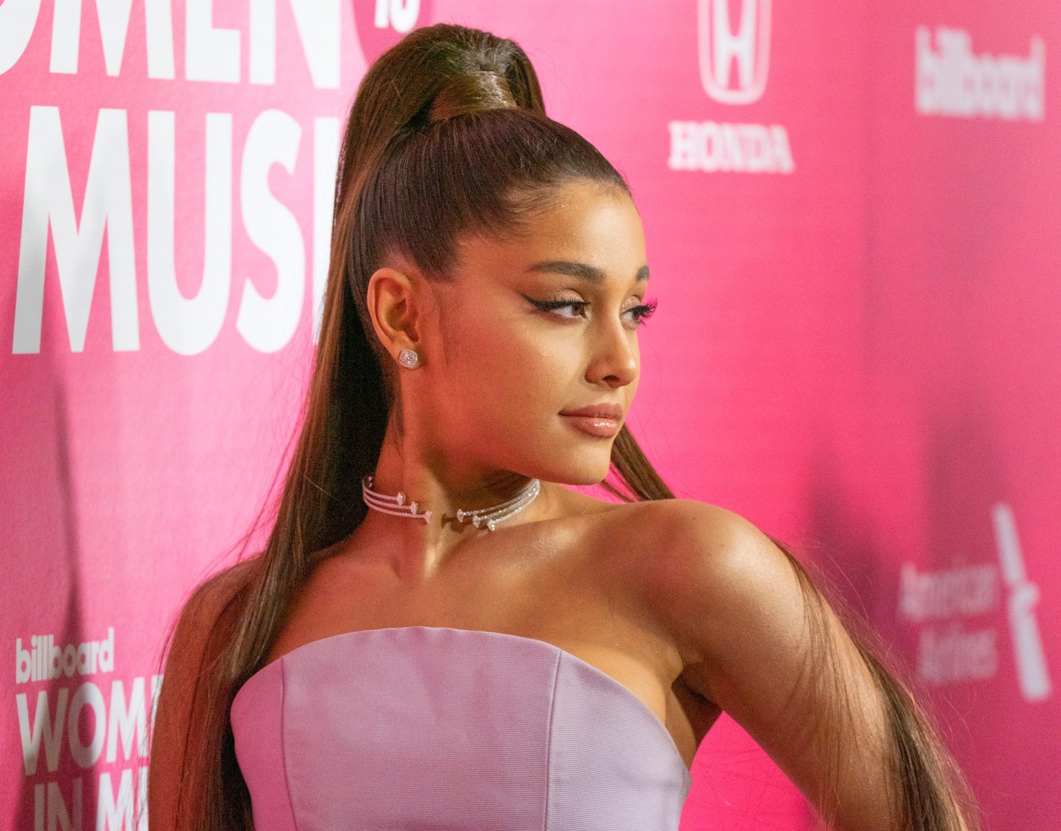 Ariana Grande Height: Her Real Height Revealed - Hood MWR