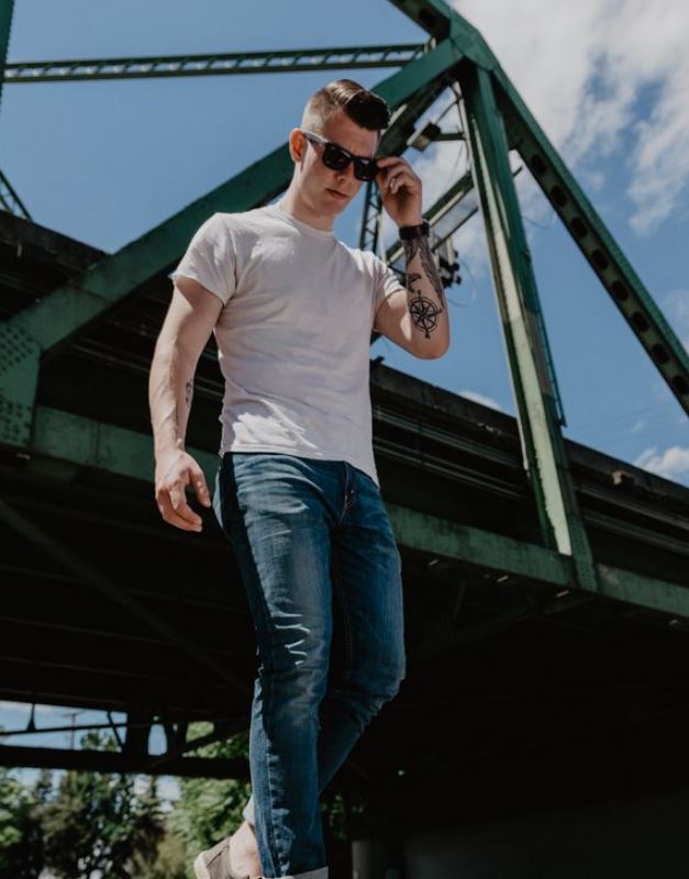 Jeans and T-shirt