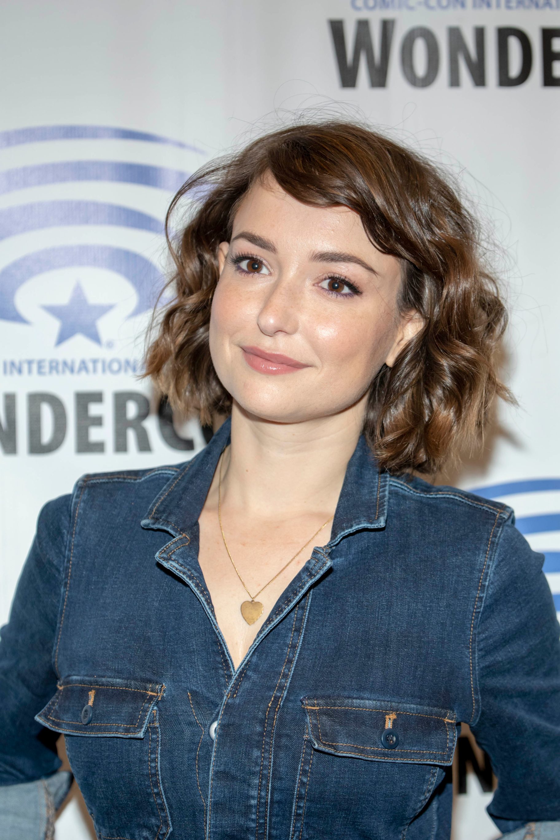 Milana Vayntrub Atandt