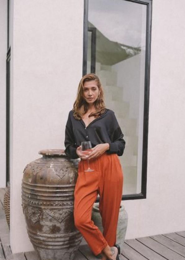 Mules with cropped pants