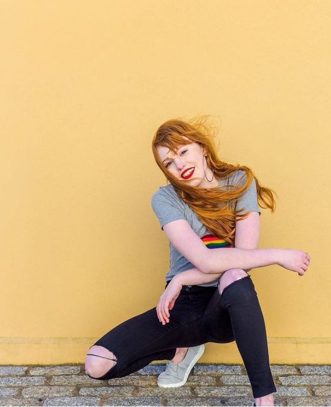 Ripped Jeans and T-shirtÂ