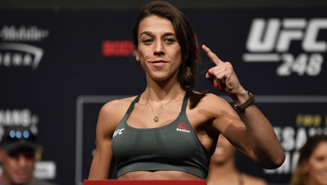 30 Most Attractive and Powerful Female MMA Fighters Of All Time - Hood MWR