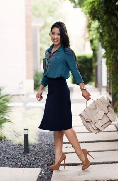 Skirt With Platform Heeled Pumps