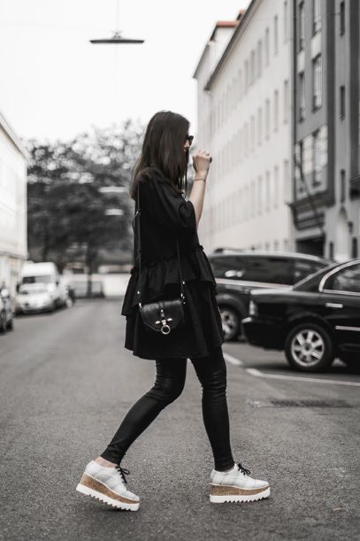 Legging With Platform Sneakers