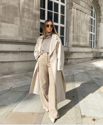 A Turtleneck, Wide-Leg Pants Combined with a Long Trench Coat and Point-Toe Pump