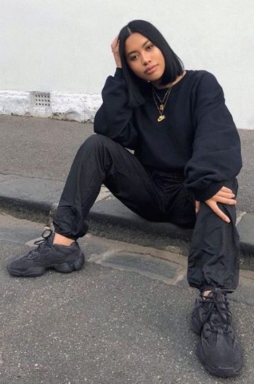 All-black Outfits