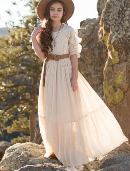 Chiffon Maxi Dress Combined with Leather Belt and Boots