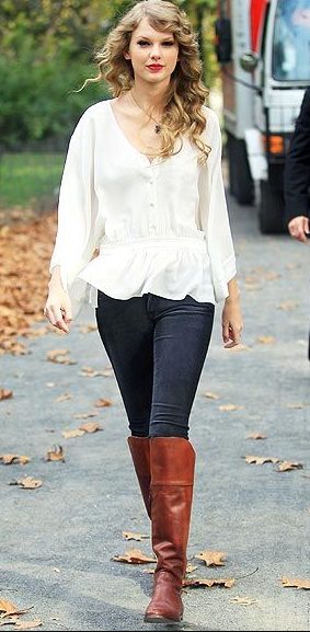 Create a Western look with the fitting blouse
