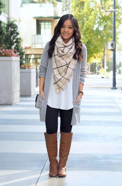 Choose a pair of leggings in a neutral color