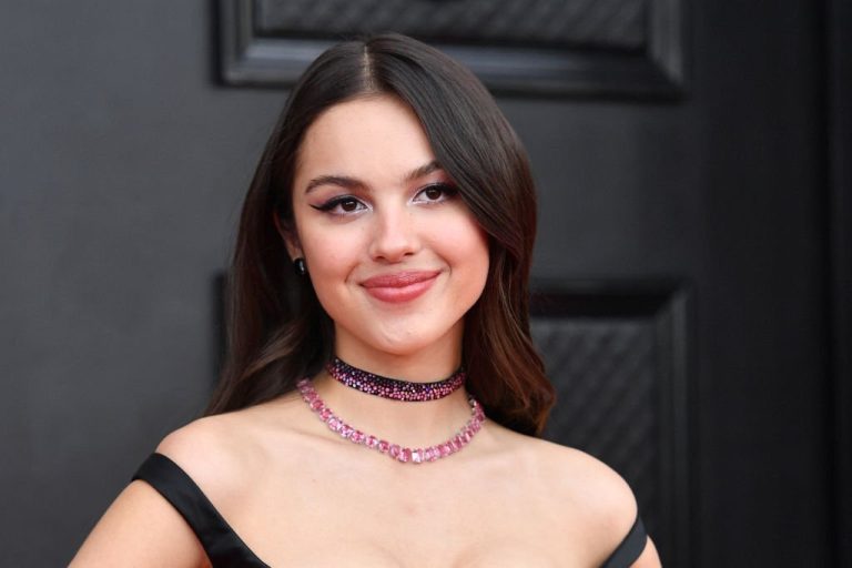 Olivia Rodrigo Height: Reveal Her Actual Height - Hood MWR