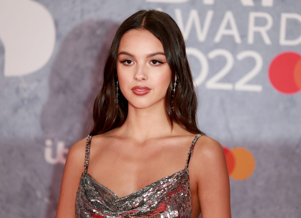 Olivia Rodrigo Height Reveal Her Actual Height Hood MWR