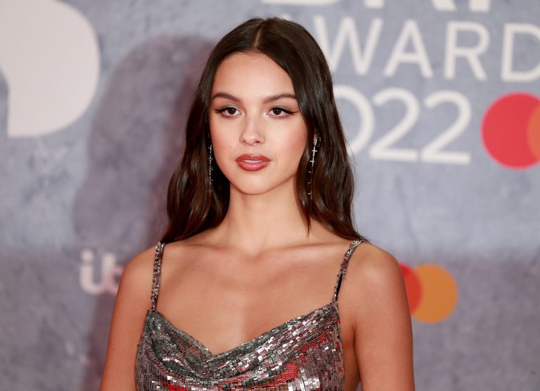 Olivia Rodrigo Height Reveal Her Actual Height Hood MWR