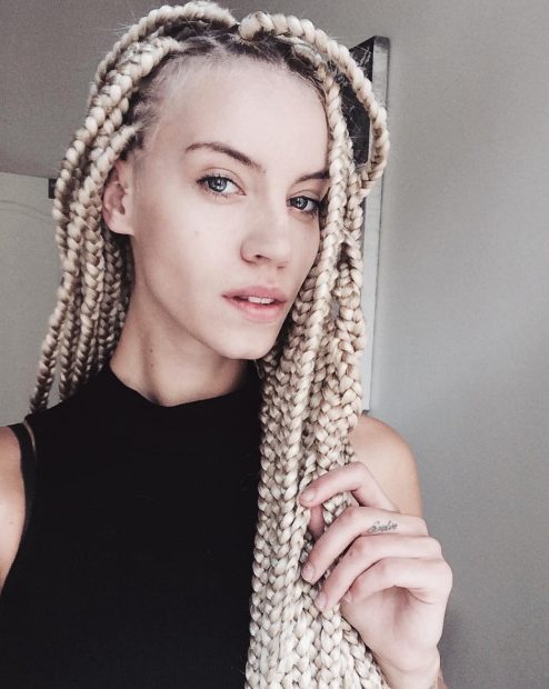 Blonde box braid