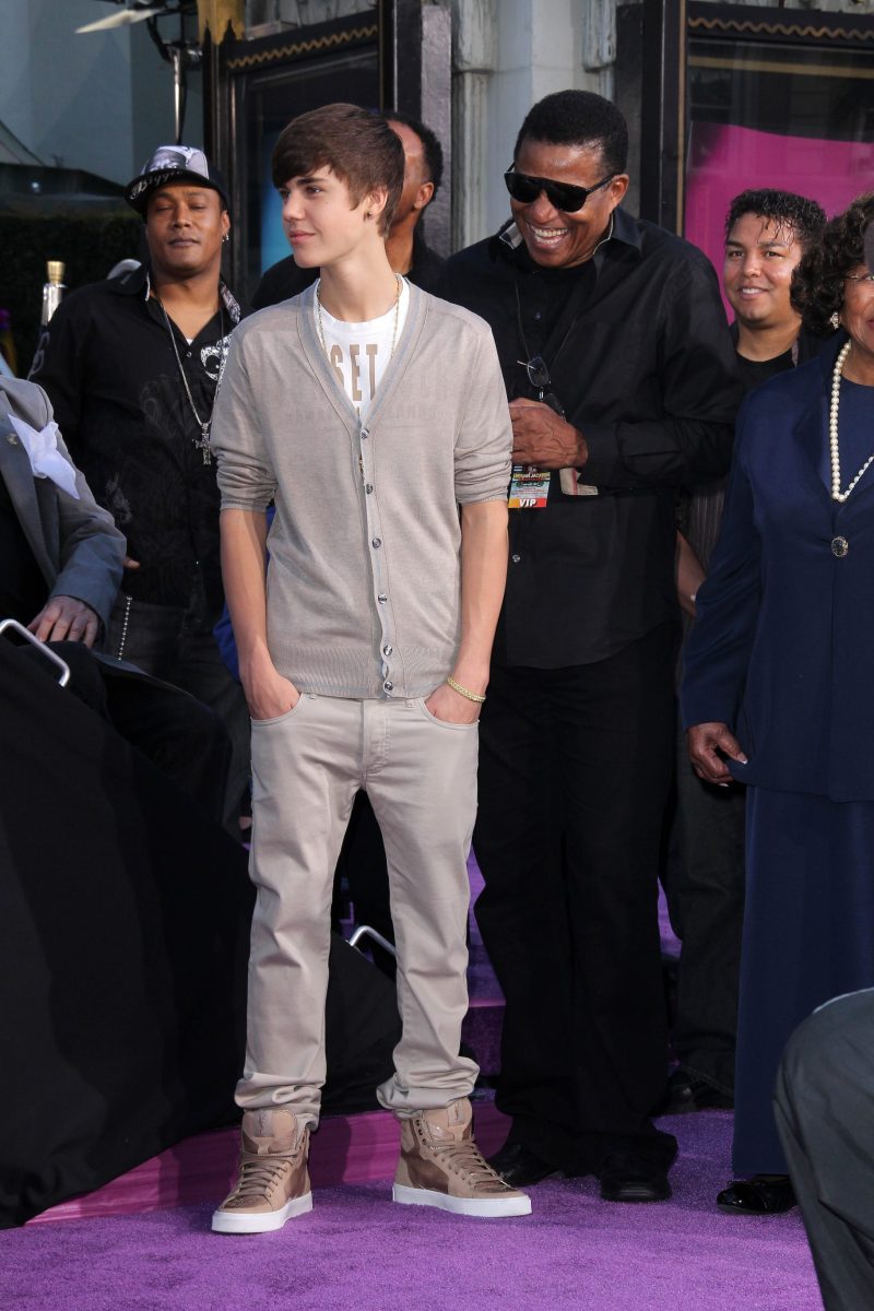 Justin Bieber Height How Tall is The Canadian Singer? Hood MWR