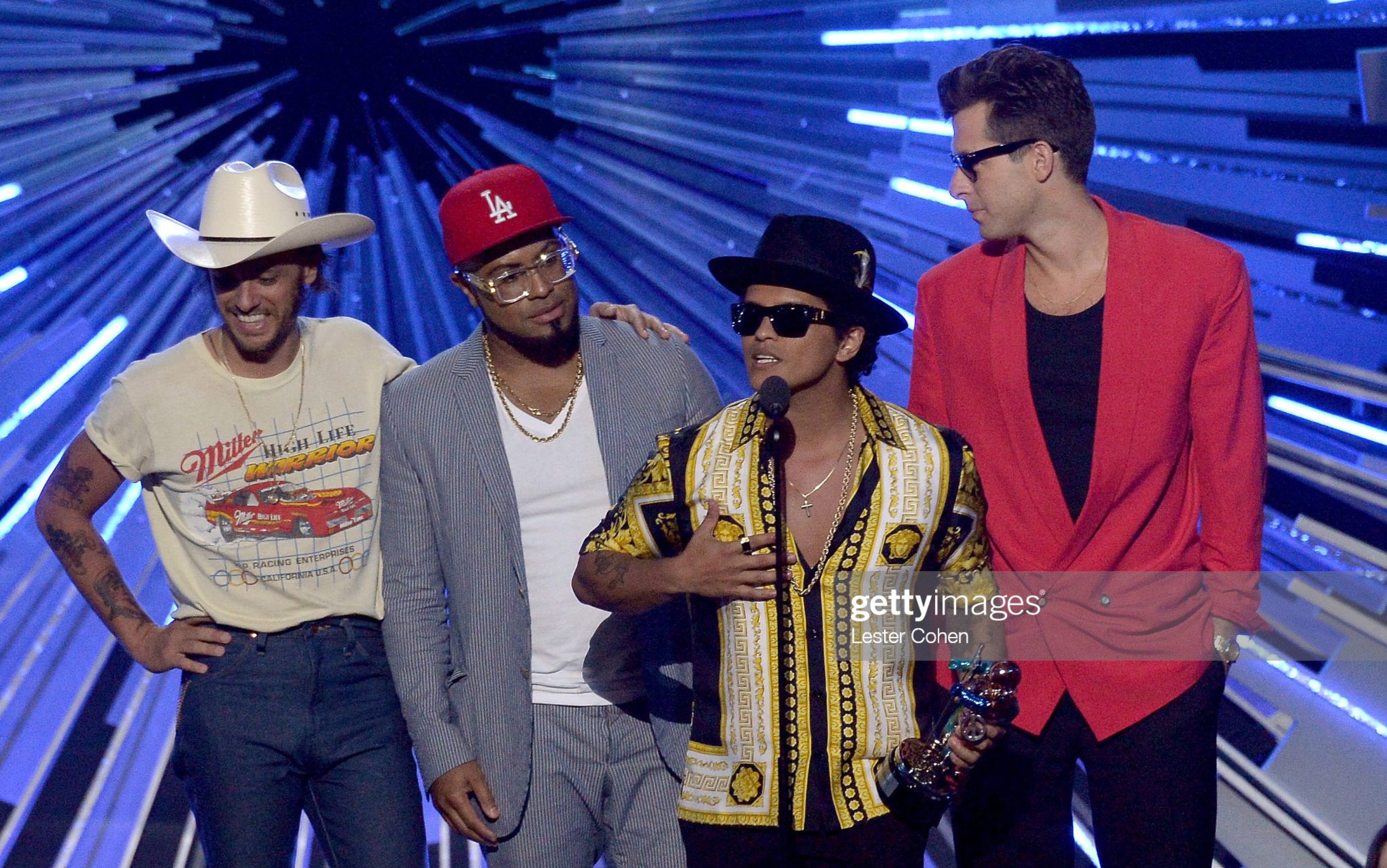Mark Ronson and Bruno Mars at MTV Video Music Awards at Microsoft Theater 2015