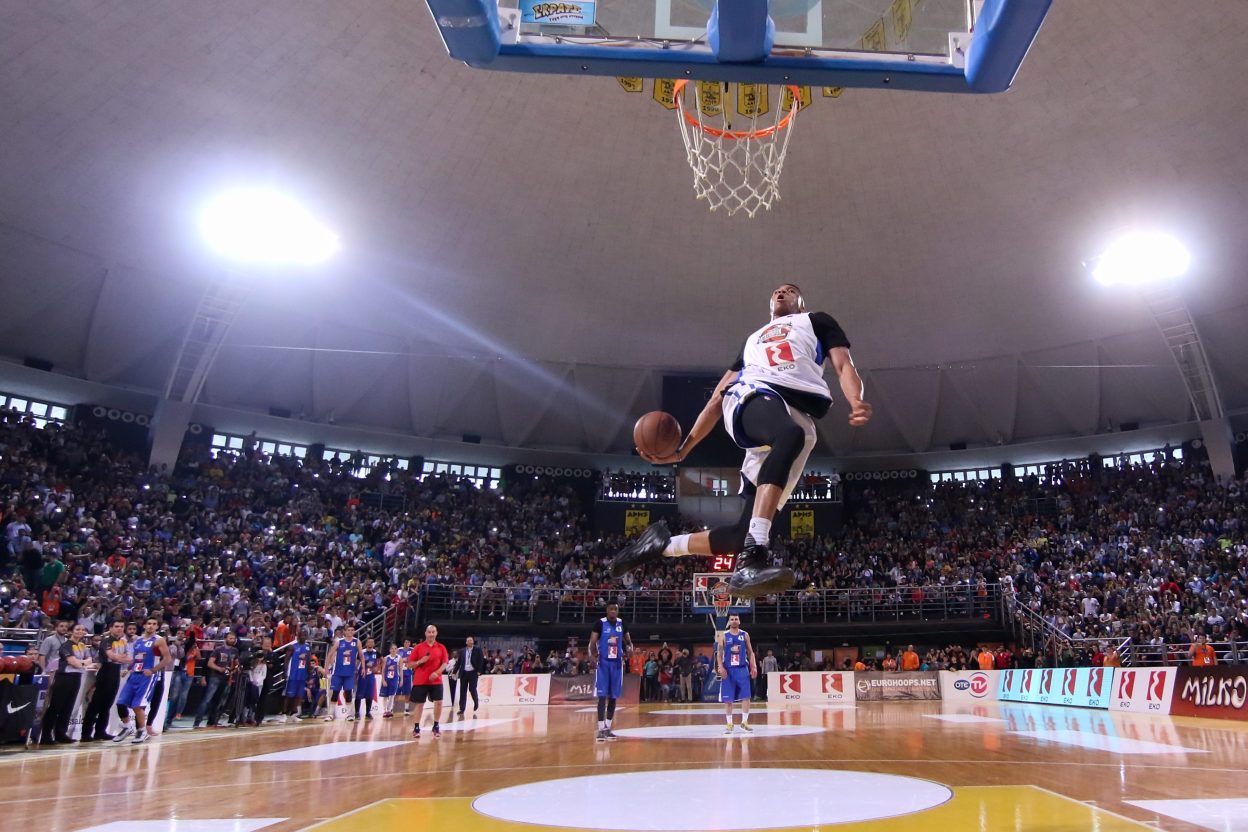 giannis antetokounmpo foot size