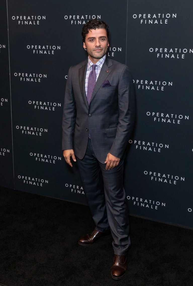 Oscar Isaac Height: How Tall is The Guatemalan-American Actor? - Hood MWR - Oscar Isaac Ethnicity: Actor's Guatemalan And Cuban Roots