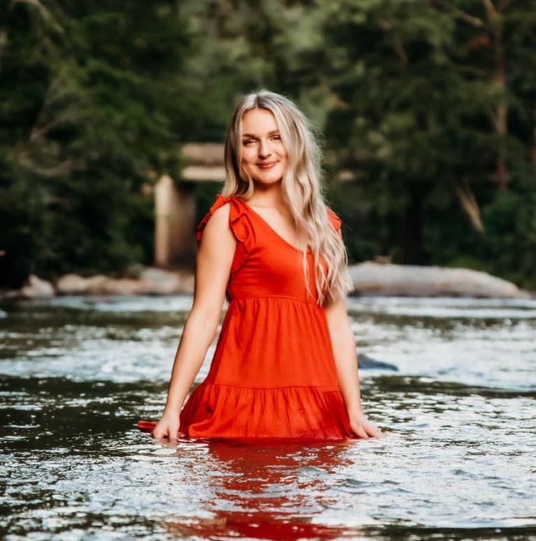 21 Most Beautiful Models Under 25 In 2023 Hood MWR