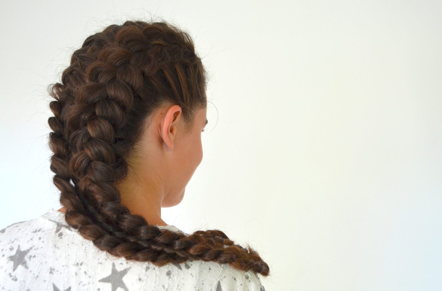 Braid With Strands That Intertwine