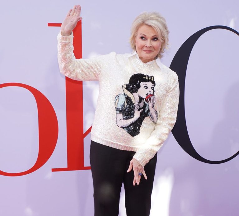 Top 50 Most Popular Actors Over 40 - Hood MWR