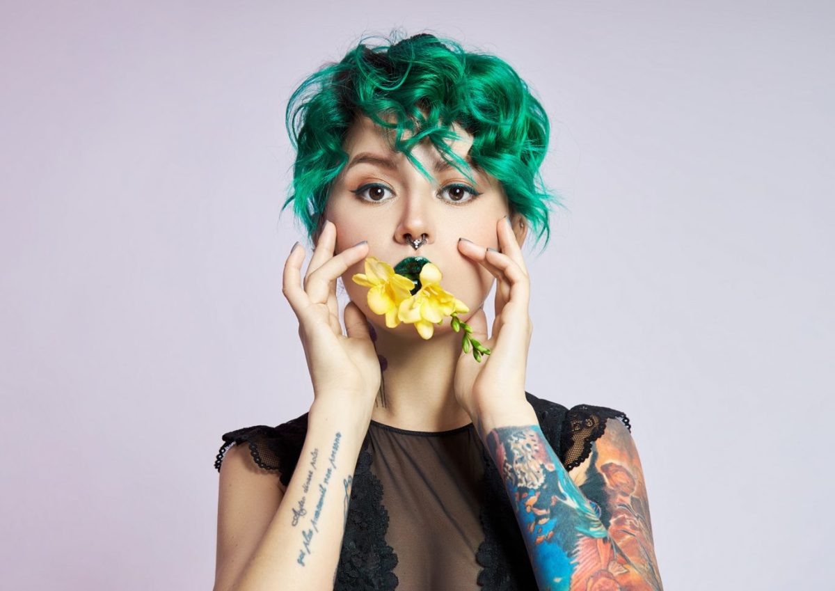 Best Hair Colors for Green Eyes That Create a Stunning Contrast