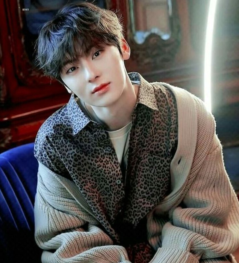 Hwang Minhyun