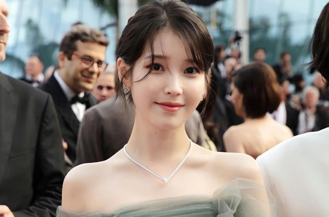 IU