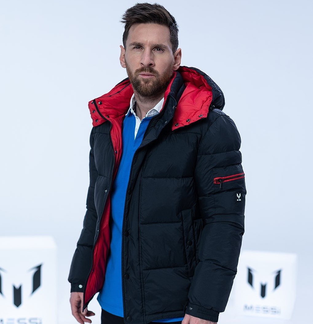 Lionel Messi
Lionel Messi - Footballer