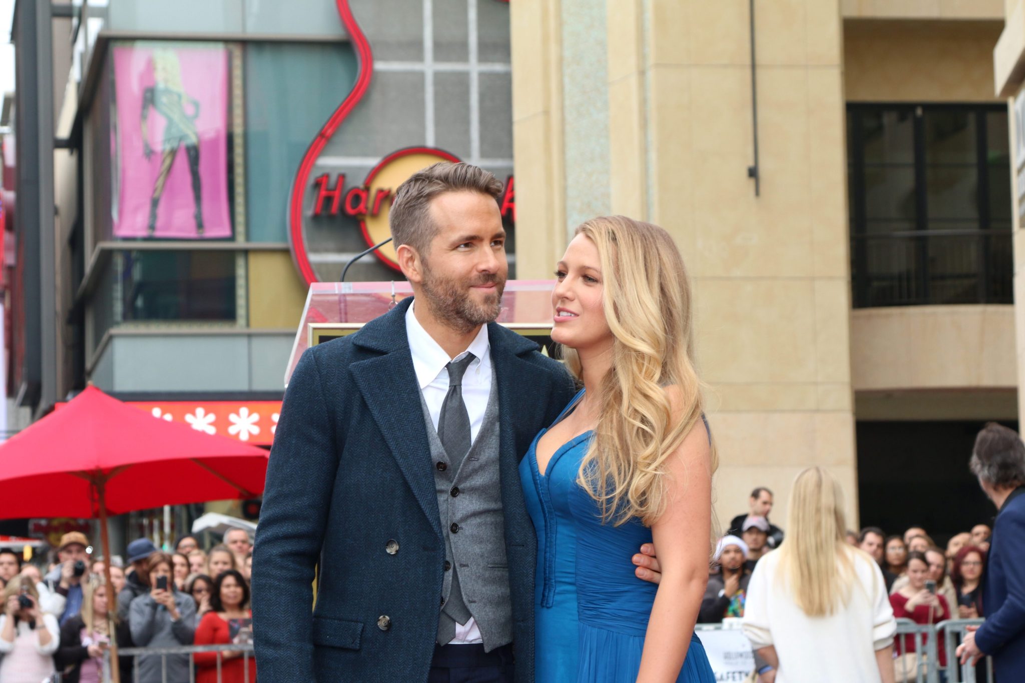 Ryan Reynolds Height: What is His Actual Height? - Hood MWR