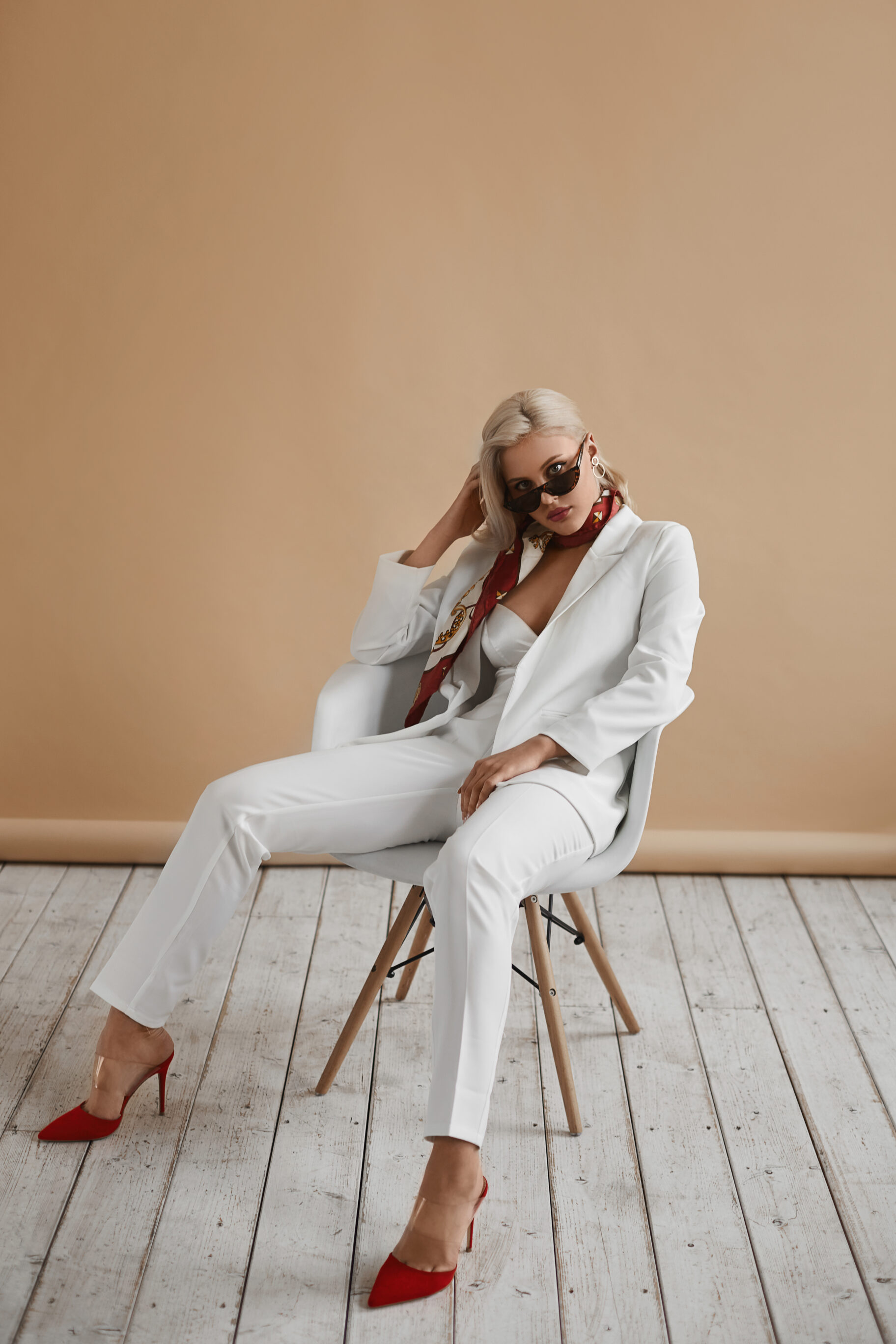 Elegant White Suit And Red Shoes