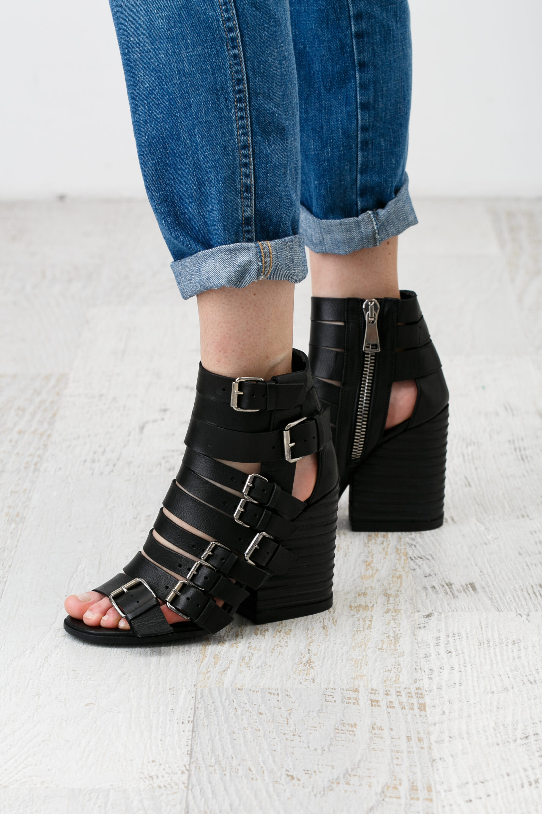 Jeans With Chunky Platform Sandals
