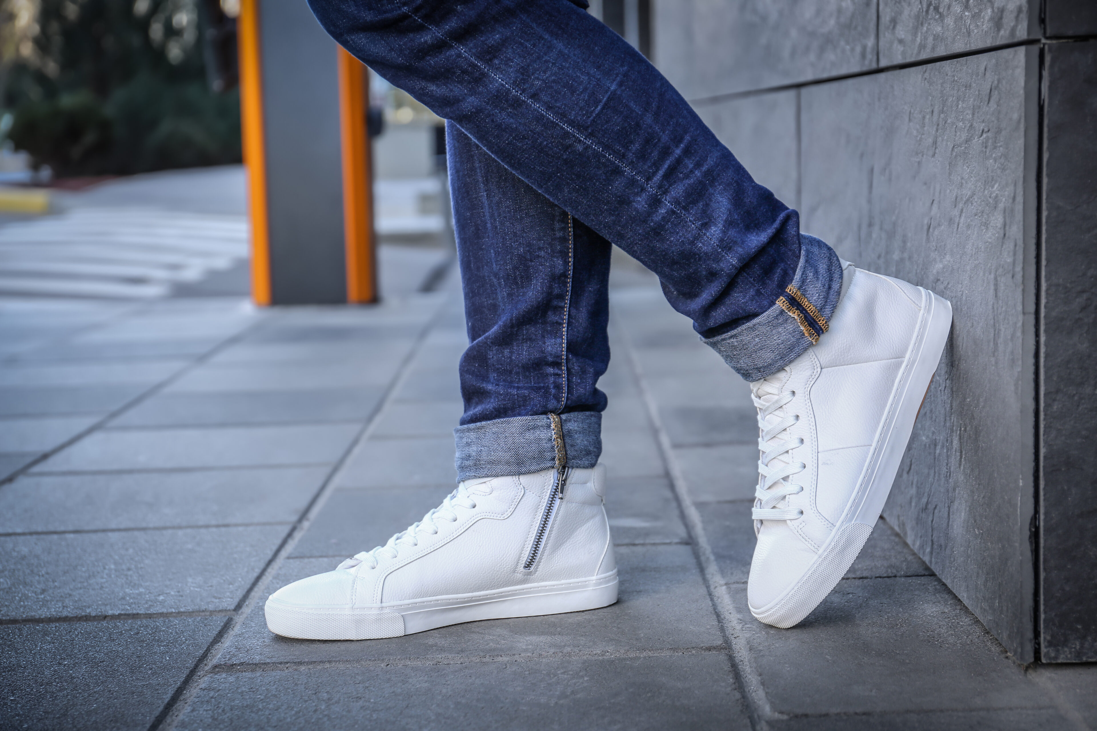 White Sneaker 