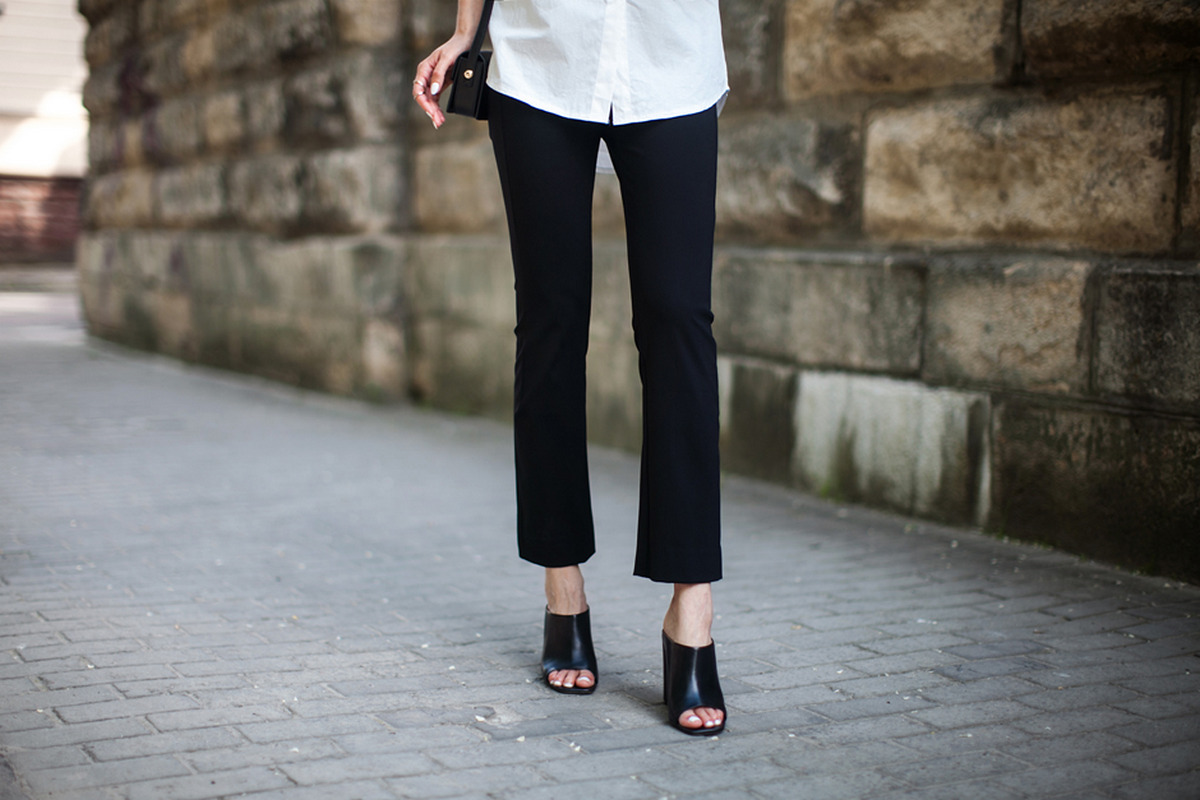 Mules With Cropped Pants