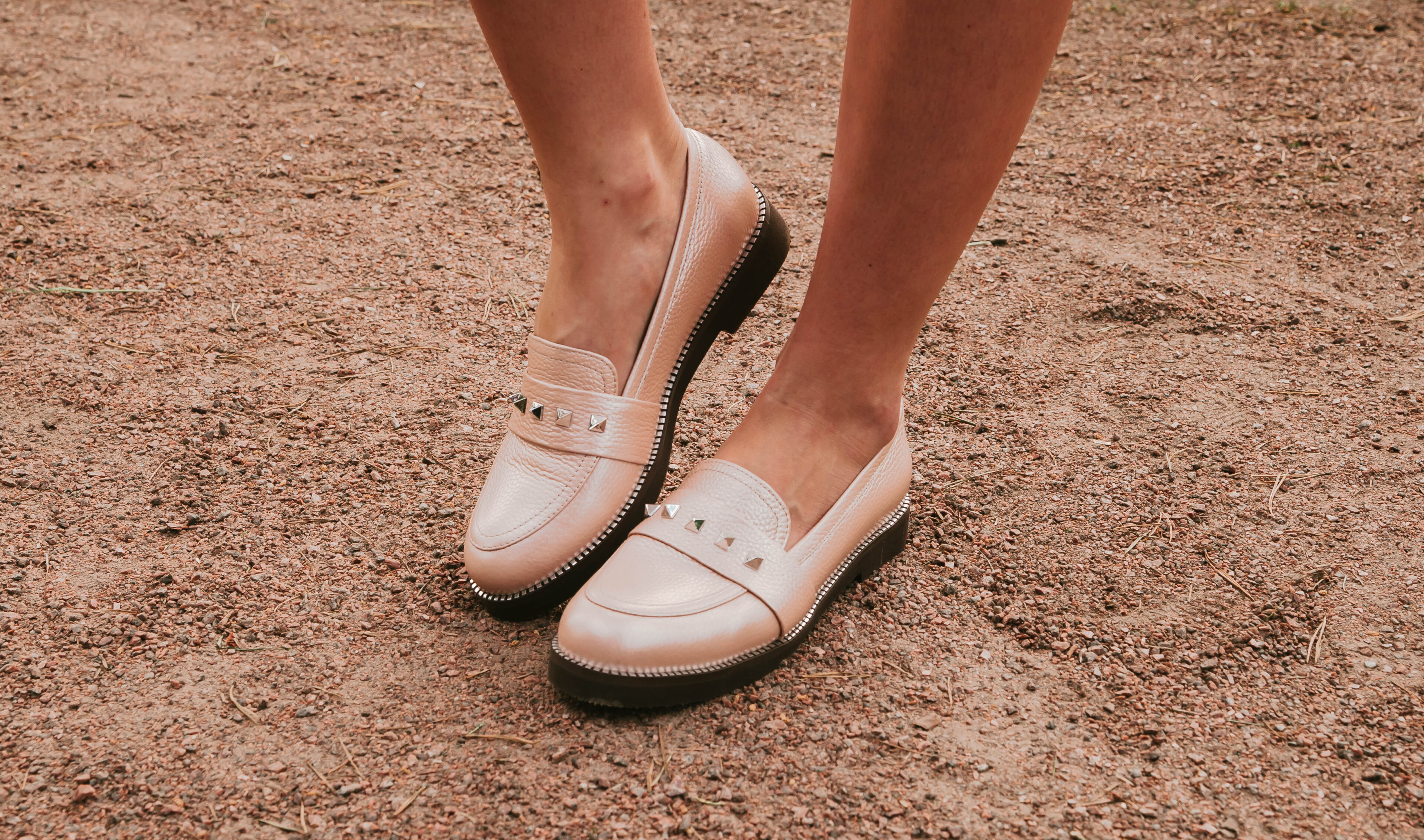 Trendy Beige Feminine Loafers