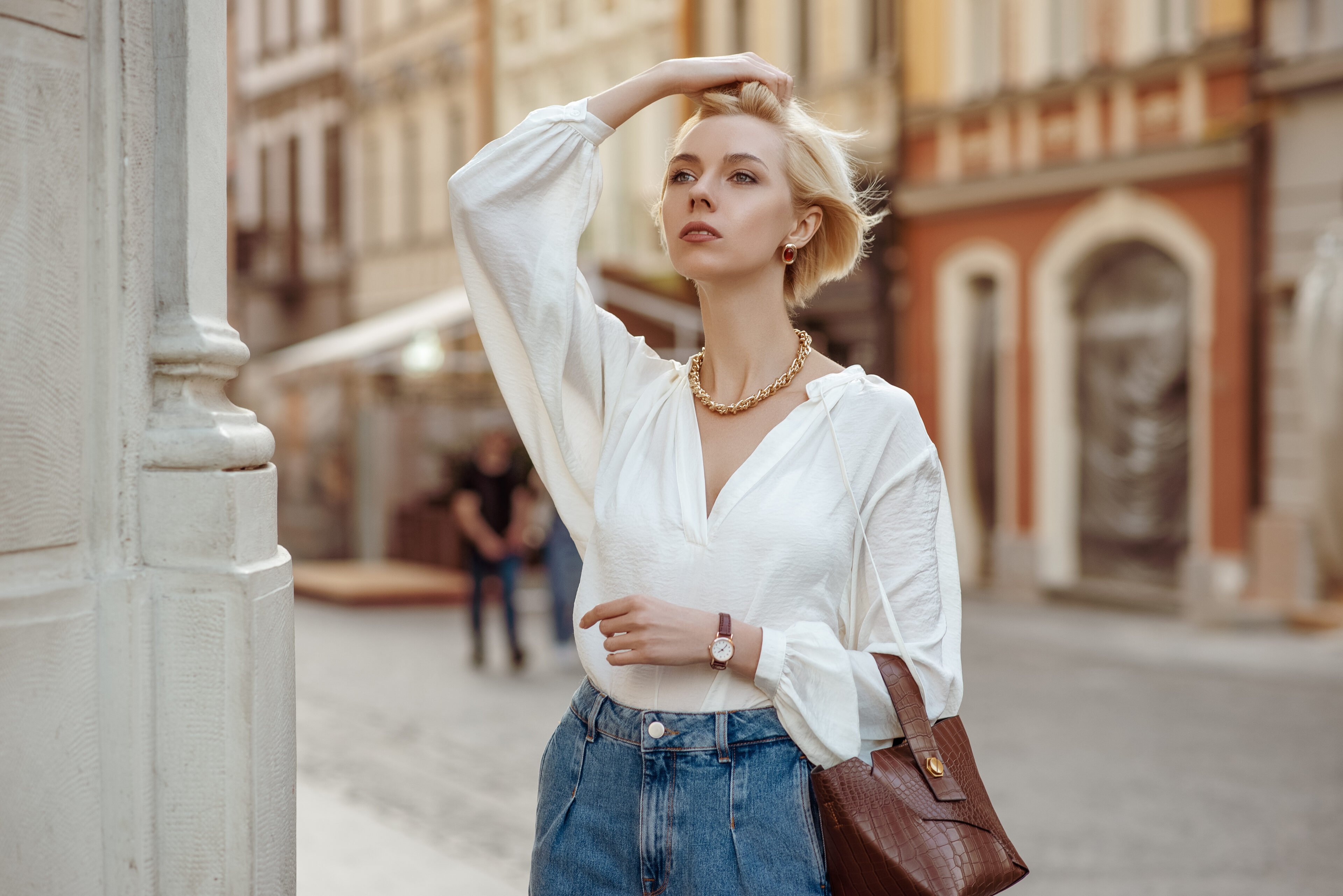 Simple Shirts, Skinny Jeans, And Sneakers