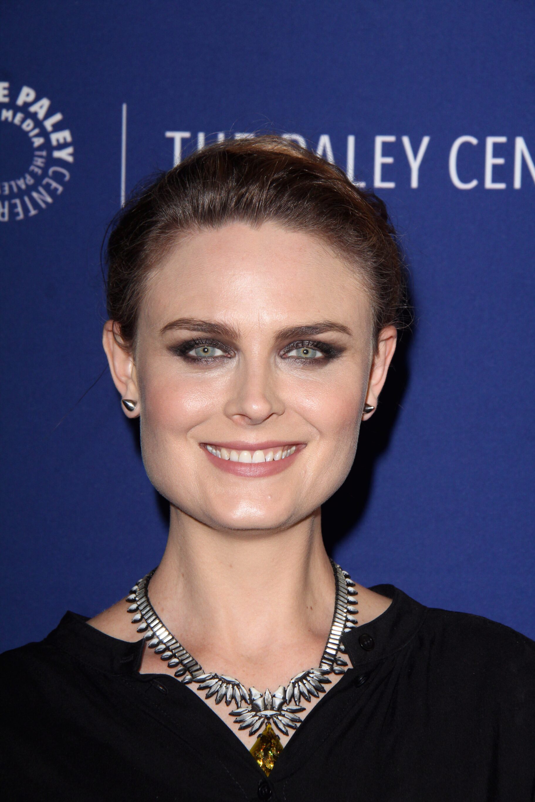  Emily Deschanel