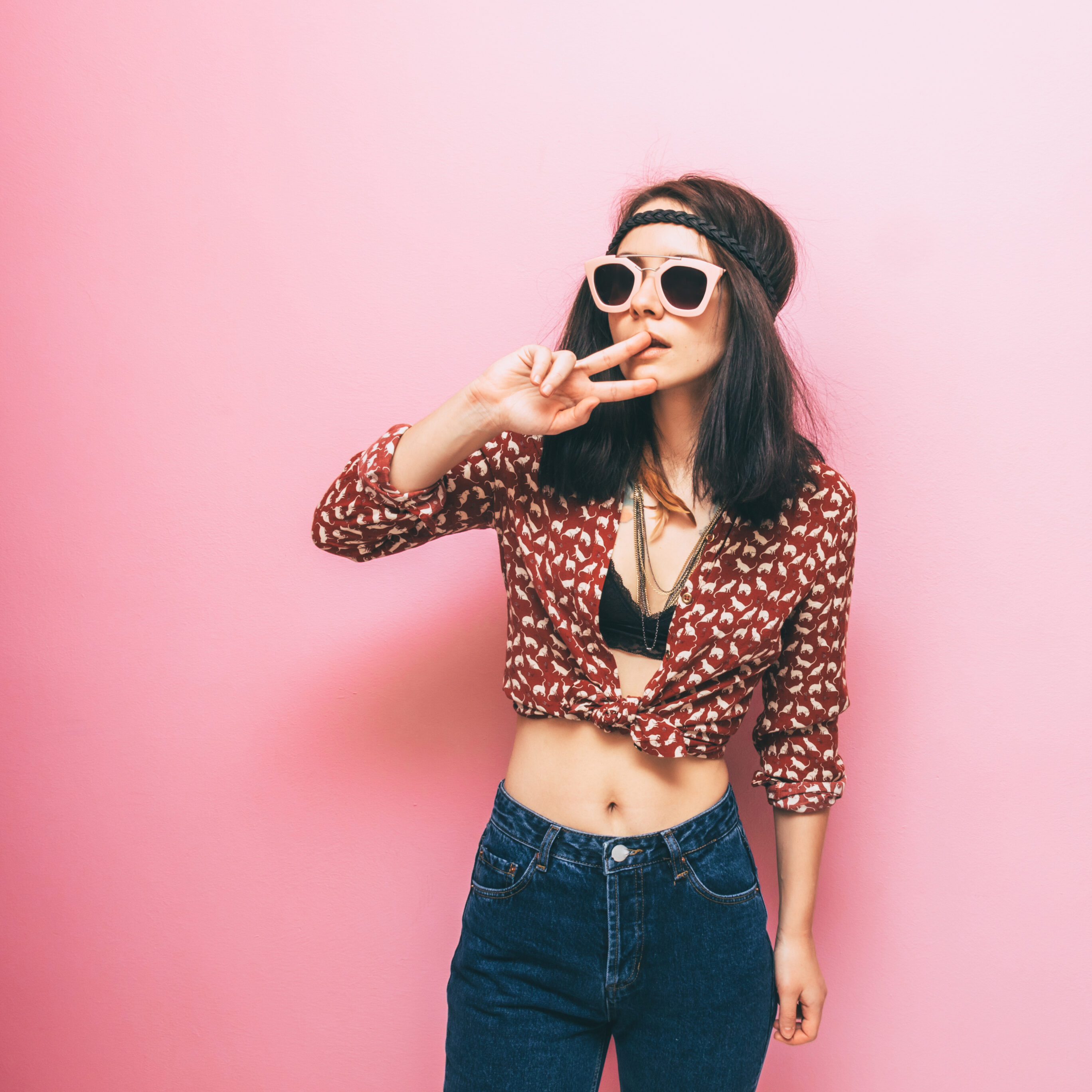 Tie Front Floral Shirt With Bra & Mom Jeans